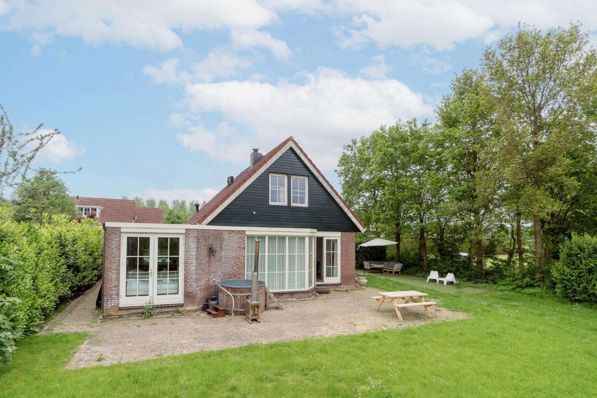 Comfort Villa For 8 People Zeewolde Exteriör bild
