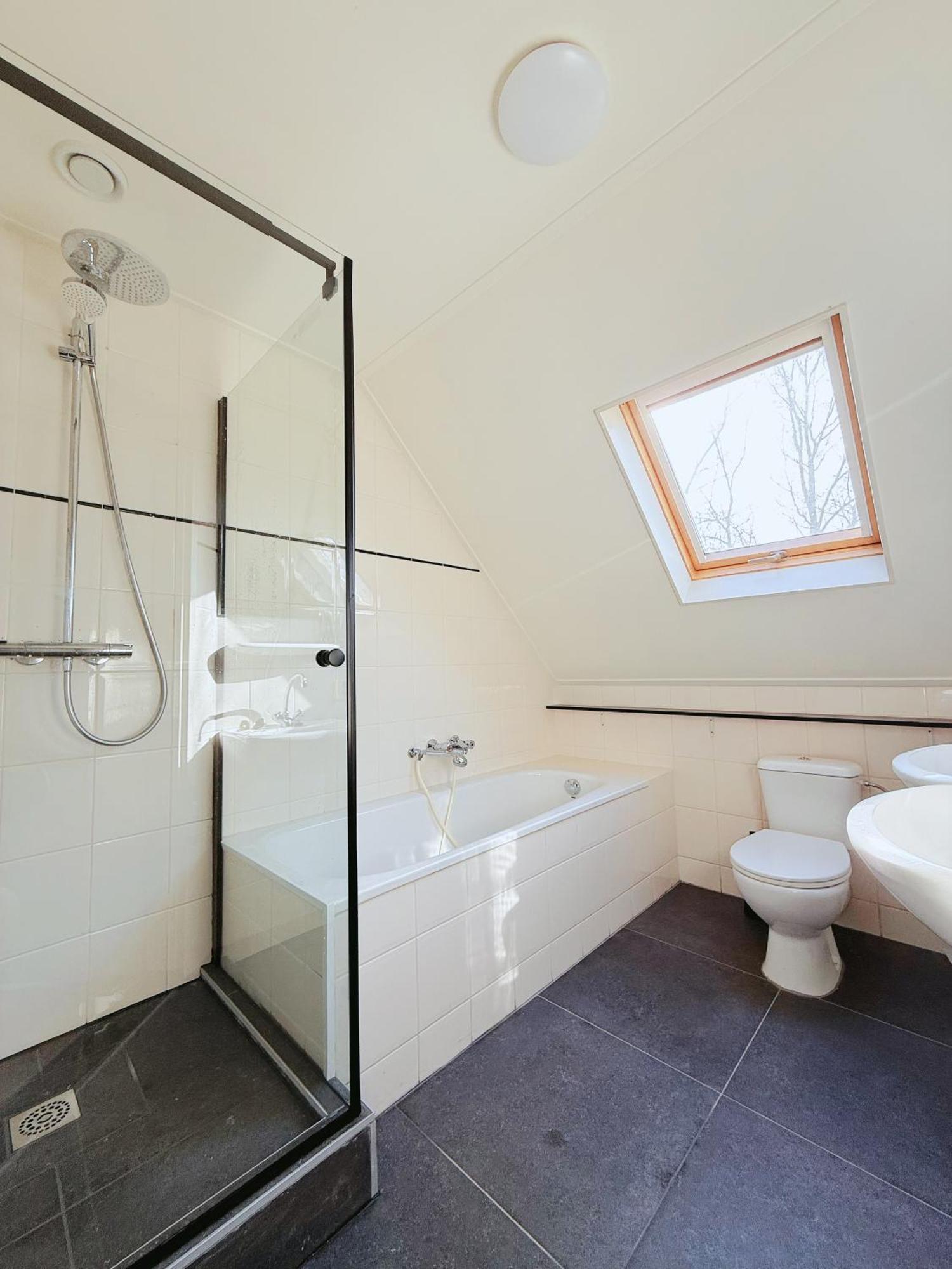 Comfort Villa For 8 People Zeewolde Exteriör bild